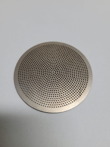 Schijf D=50mm, dikte 0,7mm, gaatjes 0,7mm, rand 3mm